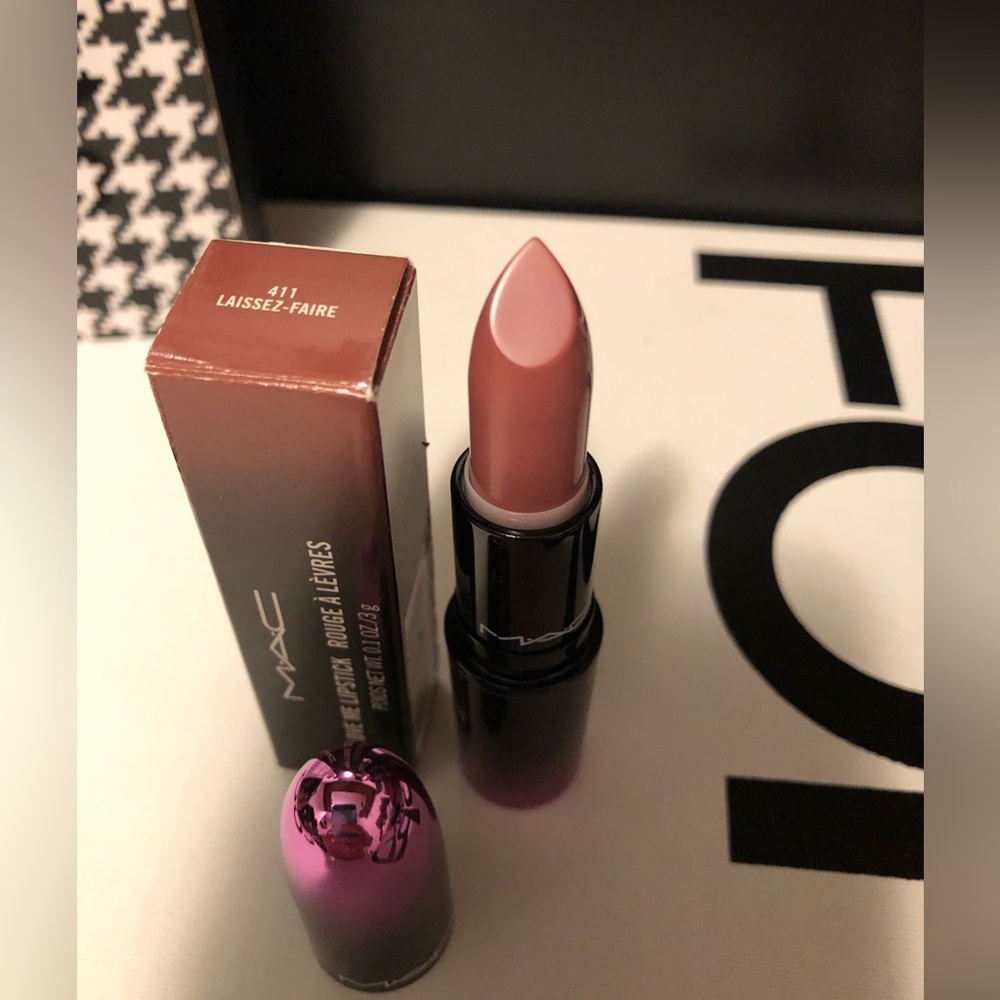 MAC Cosmetics Laissez Faire 411 Love Me Lipstick NIB Lip